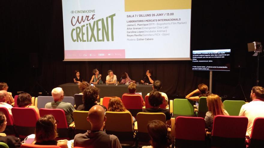 El director general de l’Institut Valencià de Cultura, Abel Guarinos, inaugura la 9a edició de Curt Creixent