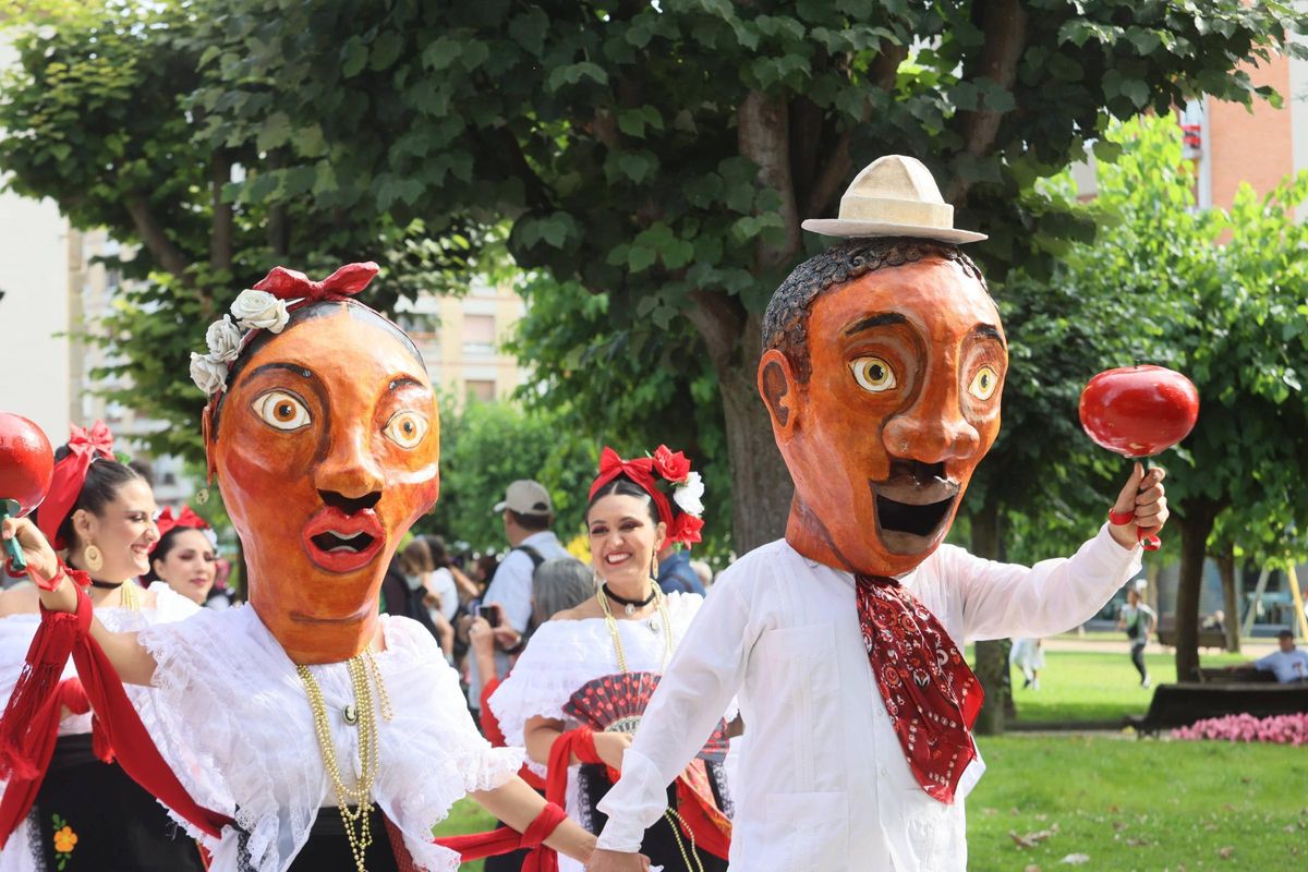 Participantes en el desfile.
