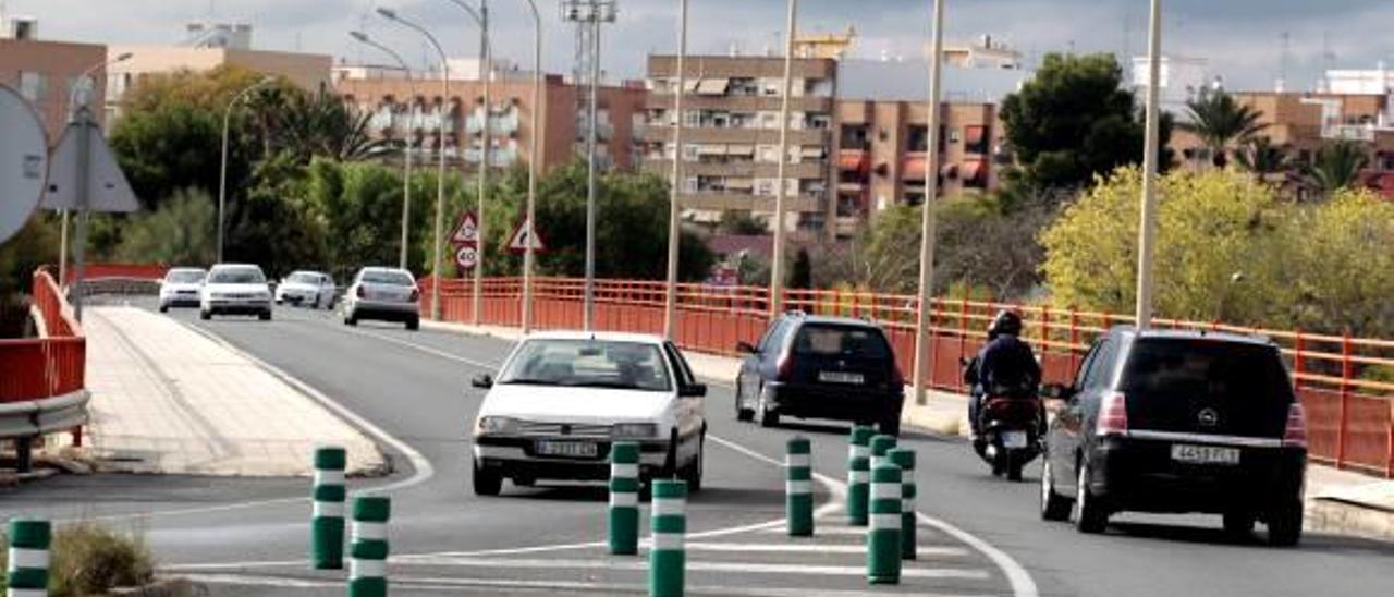 La «nueva» V-30 destruye una rotonda  y un paso peatonal en Quart