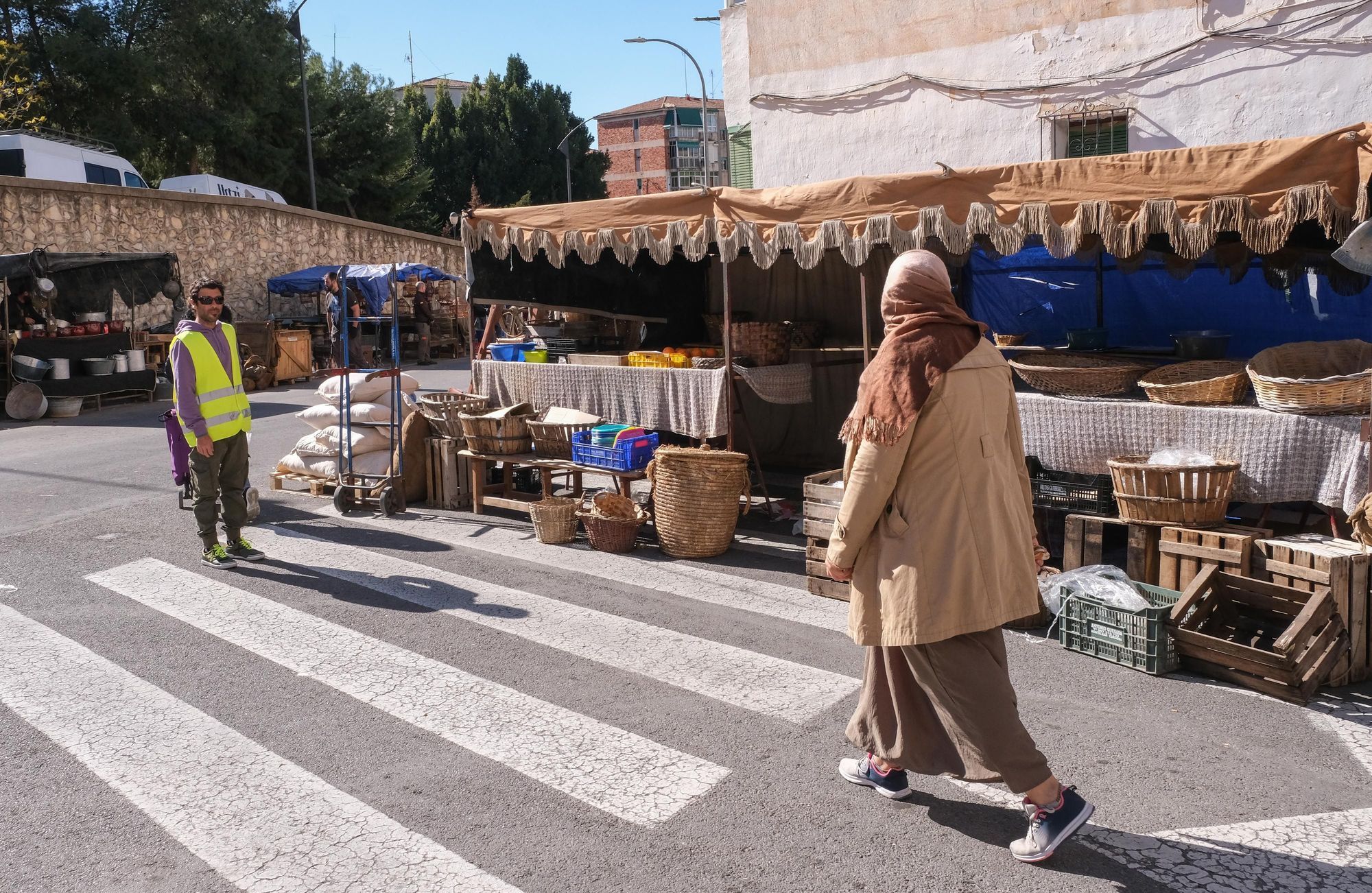 Un barrio valenciano se viste de ciudad afgana para una película de Hollywood