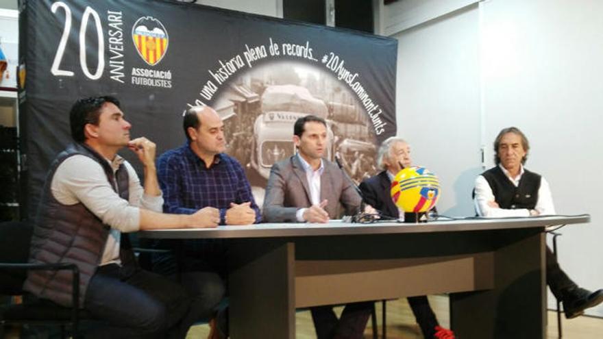 Los exfutbolistas del Valencia apelan a la unidad