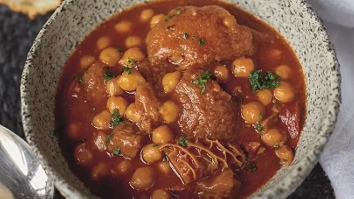Cómo preparar los garbanzos con callos del abuelo del triestrellado Jesús Sánchez