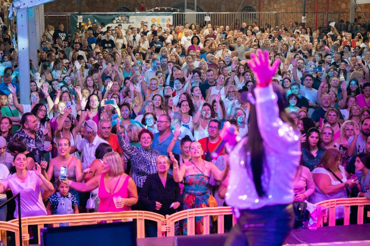 Más de diez mil asistentes atrajeron el «Latinazo» a Valsequillo.