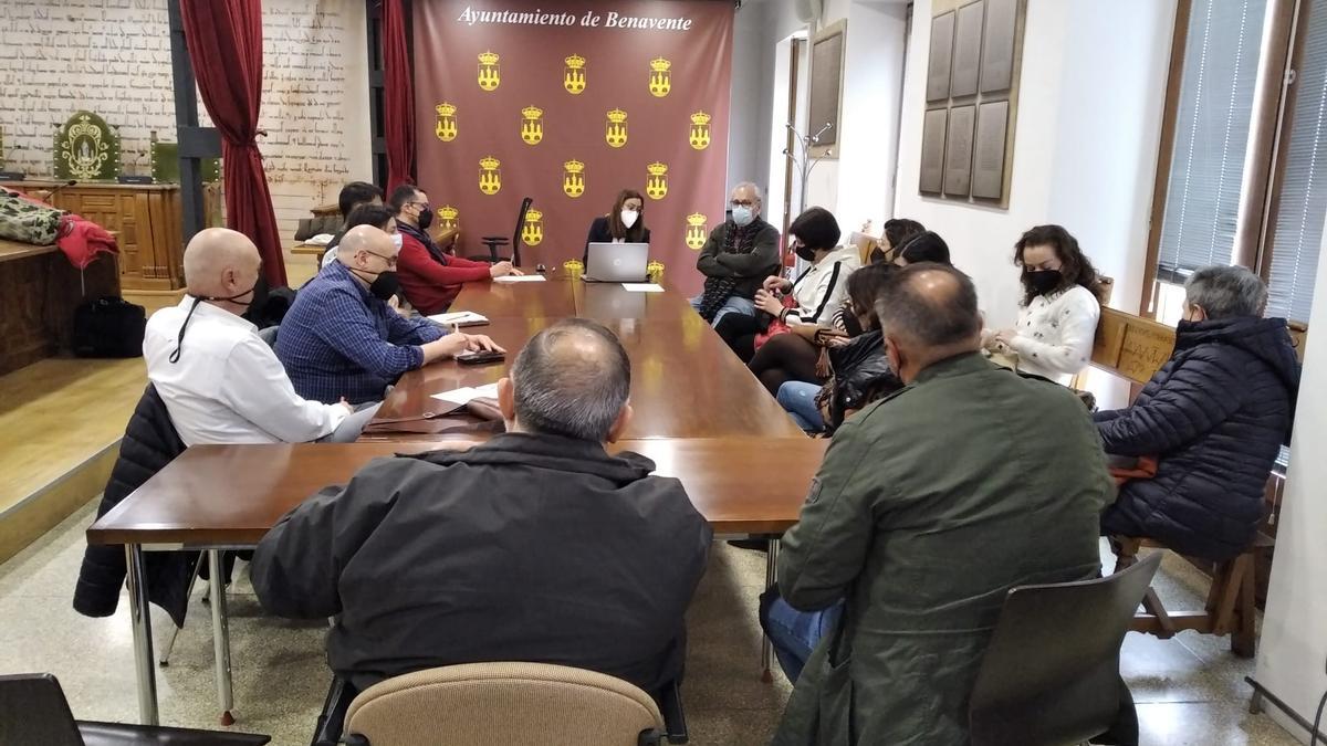 Primera mesa de diálogo celebrada con representantes del sector hostelero en Benavente.