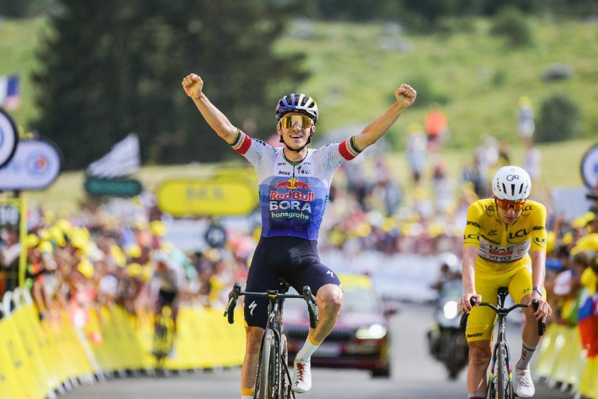 Evenepoel triunfa por delante de Pogacar en el Plateau de Solaison.