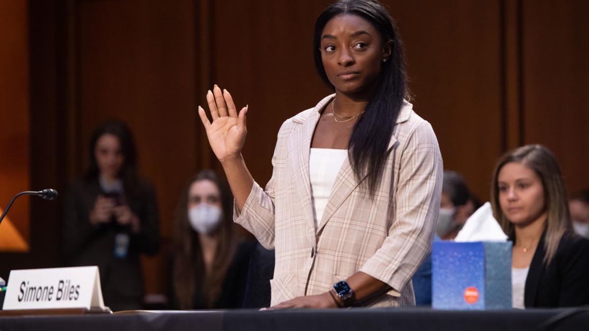 Simone Biles testifica en el Senado