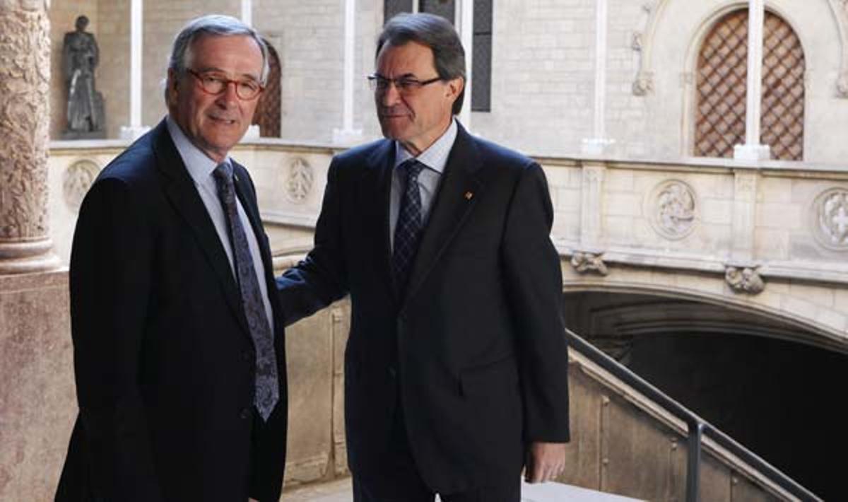 L’alcalde ofereix més col·laboració i reconeix un deute de 235 milions després d’entrevistar-se amb Artur Mas