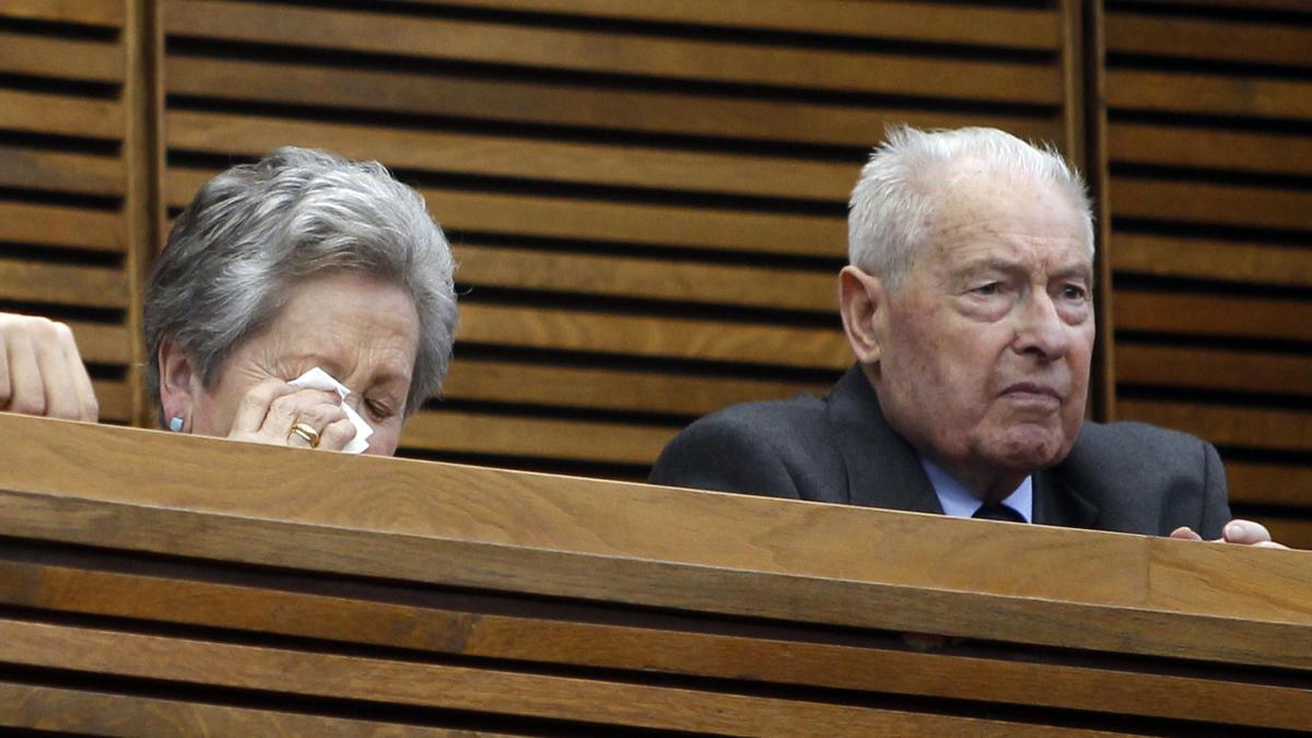 Joaquín, junto a su mujer Elodia, sensiblemente emocionada en la toma posesión del 2015.