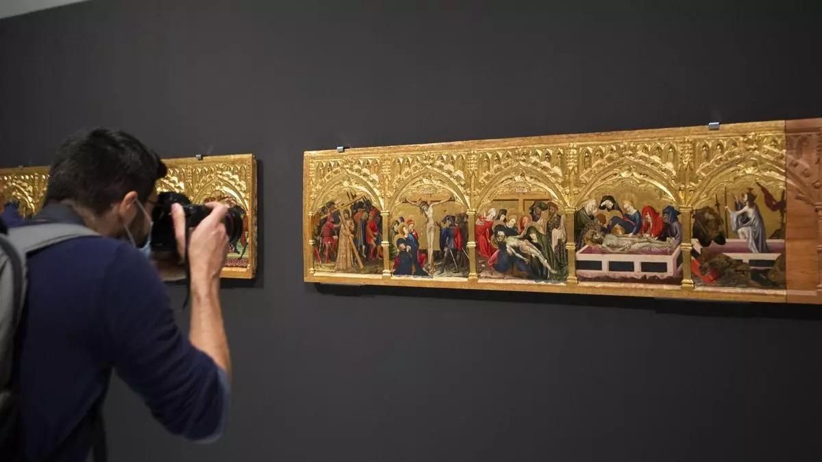 Presentación de la restauración de la predela del retablo del Centenar de la Ploma.