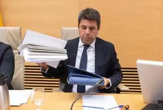 Mazón dice que no contestó a la consejera porque podía tener el móvil en la mochila