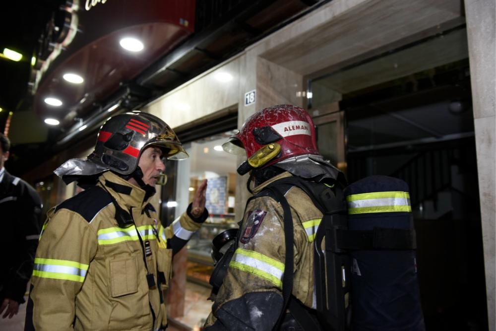 Incendio en un edificio de la plaza Camachos de Murcia