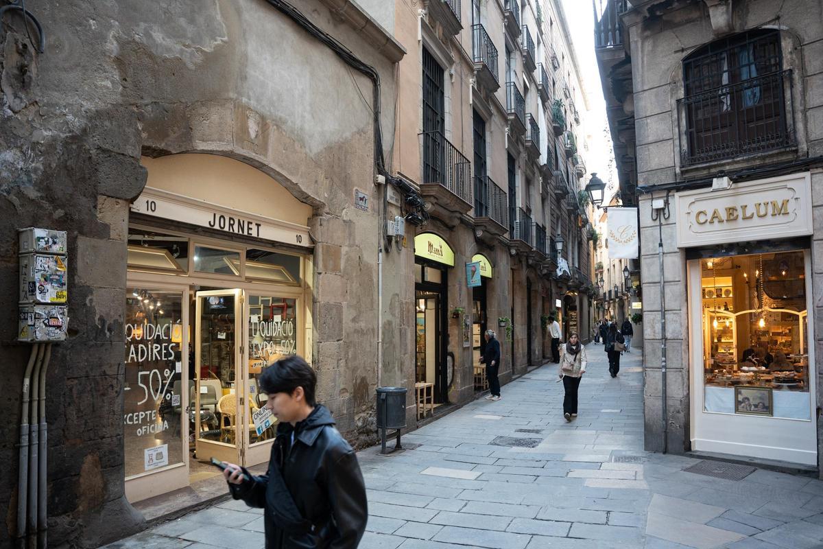 Liquidación por cierre en la tienda de muebles centenaria Casa Jornet