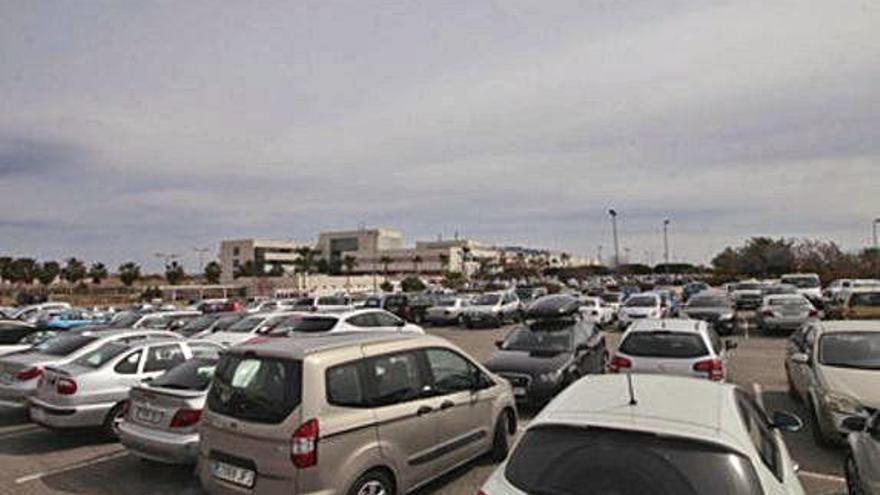 Imagen del aparcamiento del Hospital de Torrevieja.