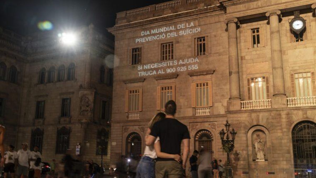 El teléfono de prevención del suicidio de Barcelona ha atendido cerca de 25.000 llamadas en los últimos cinco años