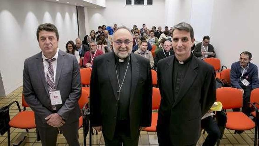 De izquierda a derecha, Francisco Cortés, Jesús Sanz y Pablo del Clo, en la inauguración de las jornadas del Seminario.