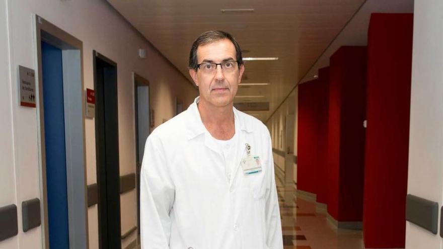 Manuel Alonso Pérez, ayer, en el Hospital Central (HUCA).