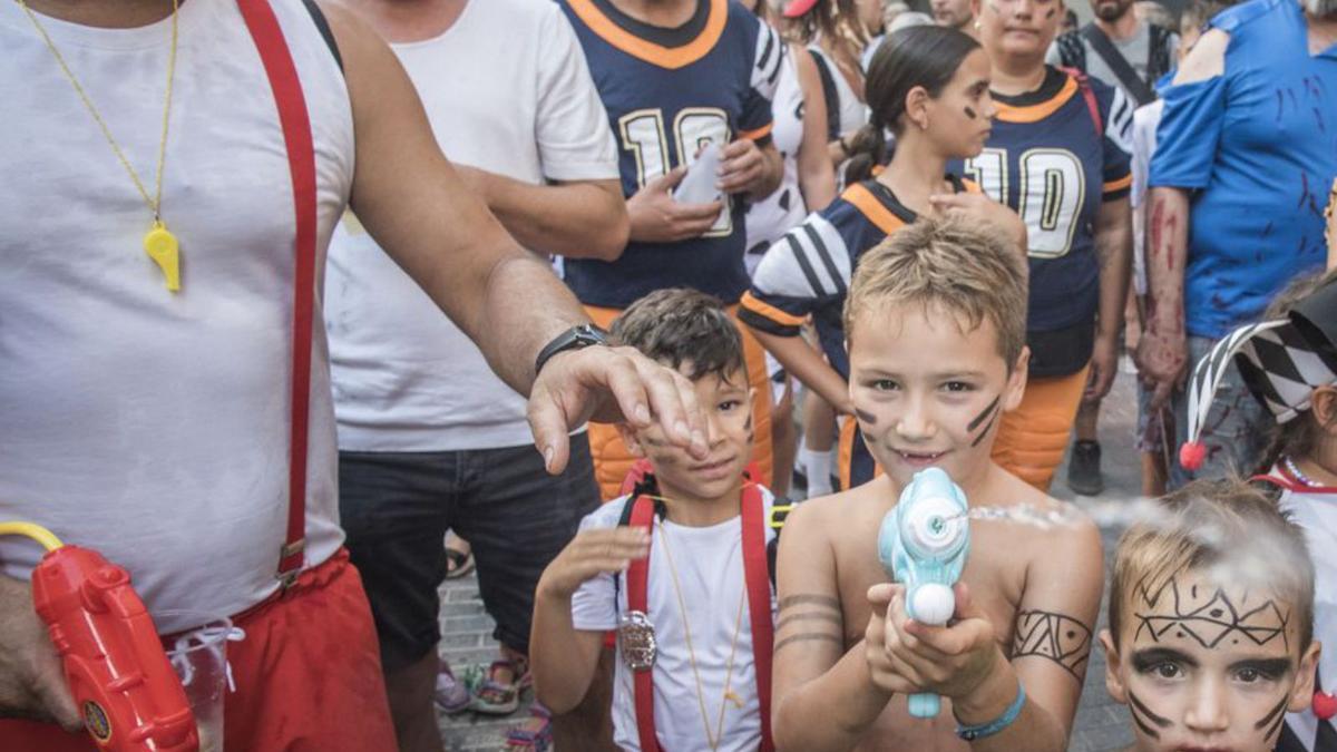 Públic familiar al Carnaval de Sallent | OSCAR BAYONA