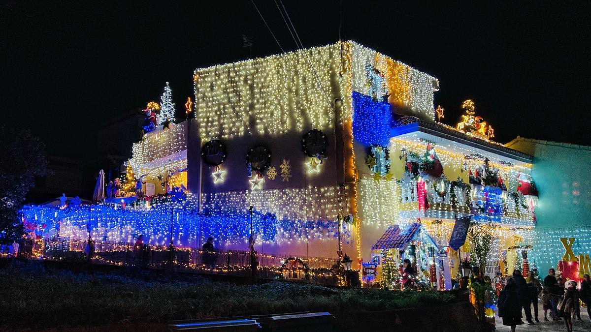 Fachadas y balcones adornados Navidad 2022 en La Laguna: La casa más  iluminada de la Navidad