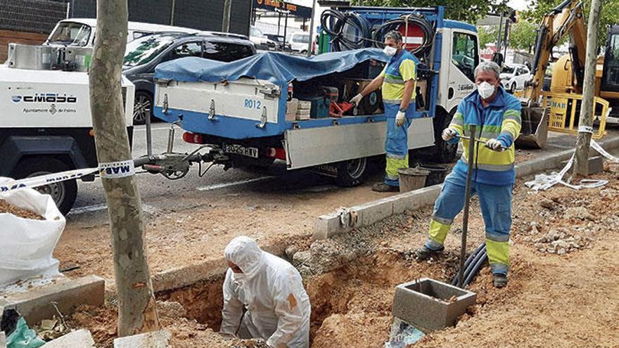 Pau Salom Moreno, operari de les brigades de reparaciÃ³ i muntatge de la xarxa d&#039;aigua potable d&#039;EMAYA.