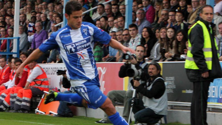 Gato, clave en el rendimiento de un Alcoyano que vuelve a la segunda plaza