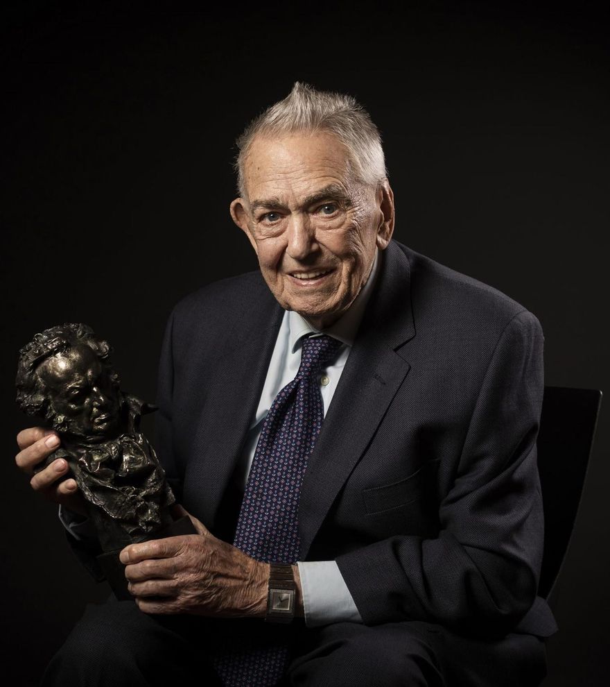 Muere a los 104 años el director de fotografía Juan Mariné, Goya de Honor 2024