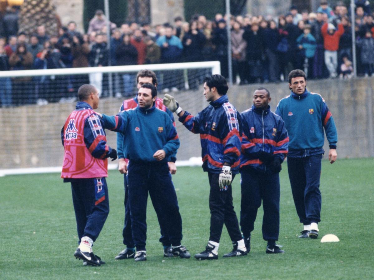 Ronaldo, Stoichkov, Amunike y Popescu junto a Vitor Baia, en un entrenamiento