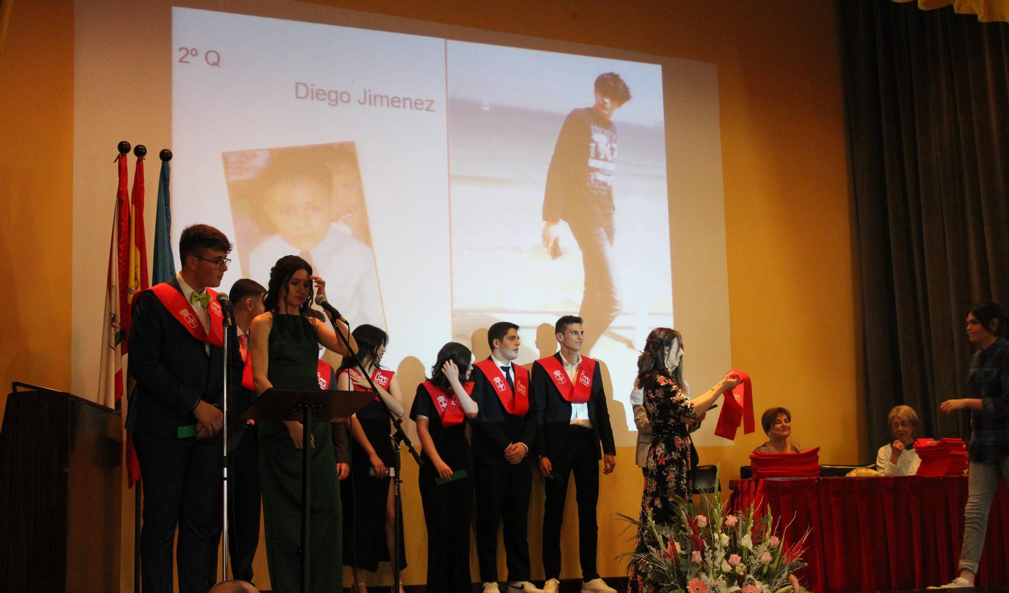 Tarde de graduaciones en los centros educativos de Gijón