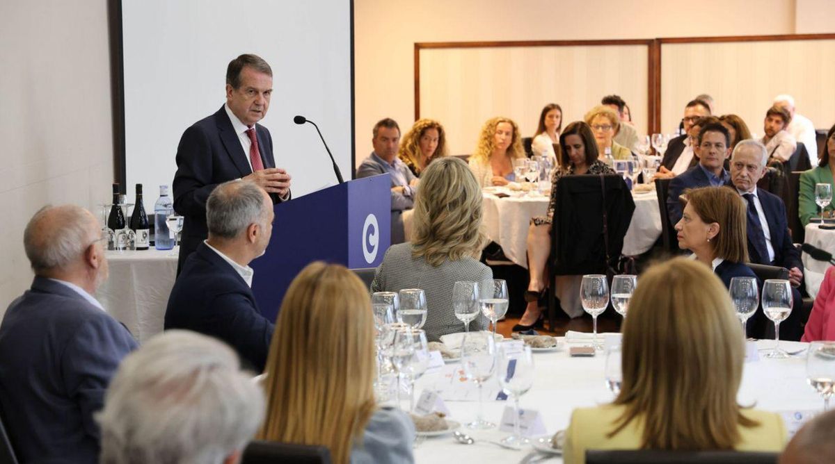Abel Caballero, durante su intervención que clausuró el “ciclo elecciones municipales 2023” del Círculo de Empresarios. | // A. VILLAR