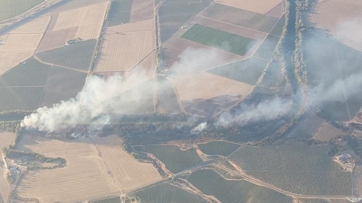 Vista aérea del incendio en fotografía realizada por el Plan Infoca.