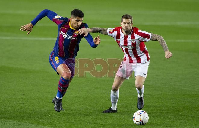 Ronald Araujo durante el partido de LaLiga entre el FC Barcelona y el Athletic de Bilbao disputado en el Camp Nou.