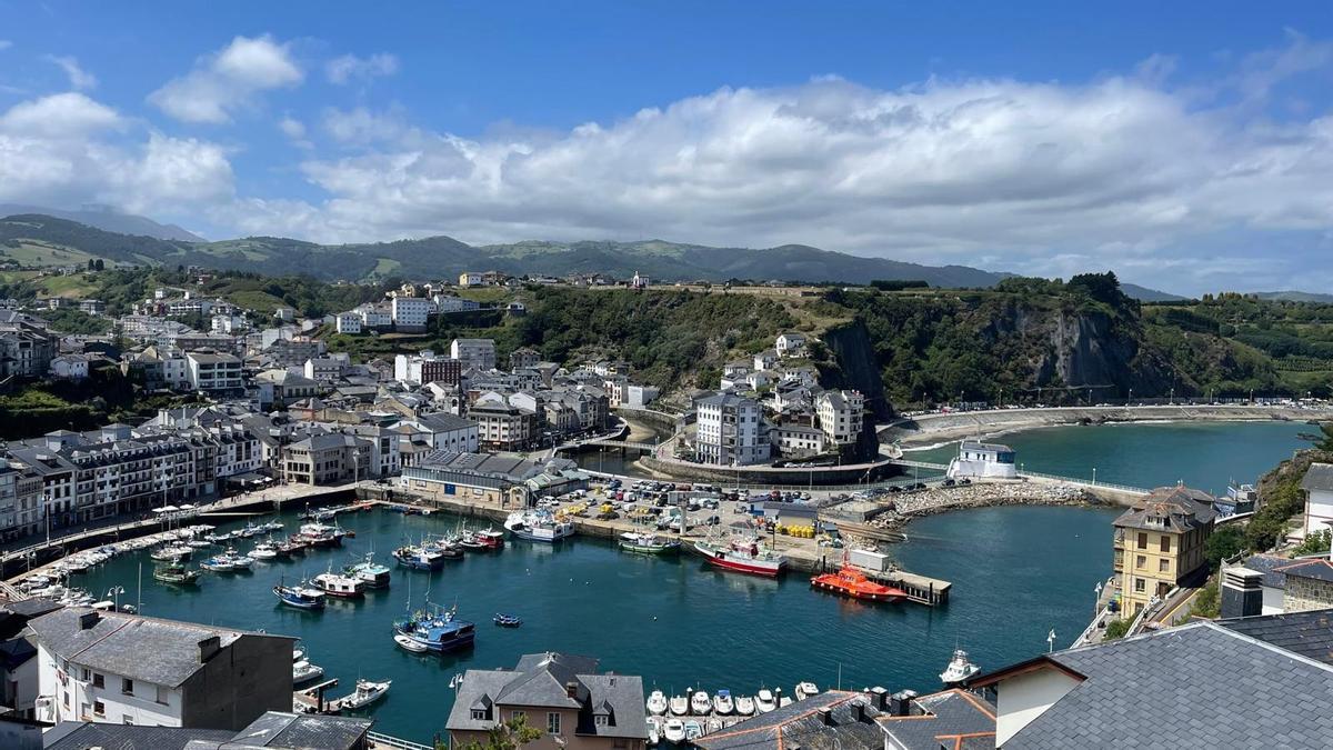Imagen de la capital de Valdés, Luarca.