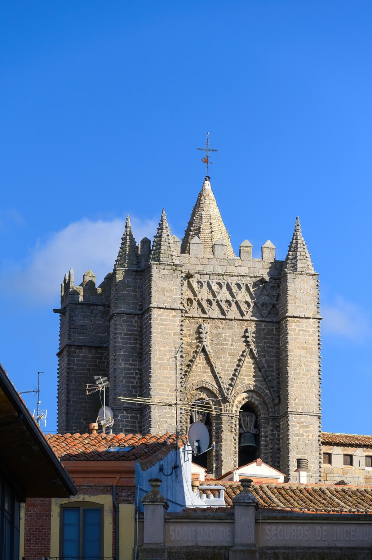 El campanario de la catedral