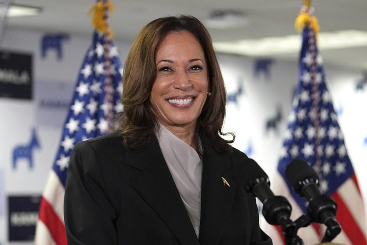 Kamala Harris durante una rueda de prensa en la sede de su campaña en Wilmington