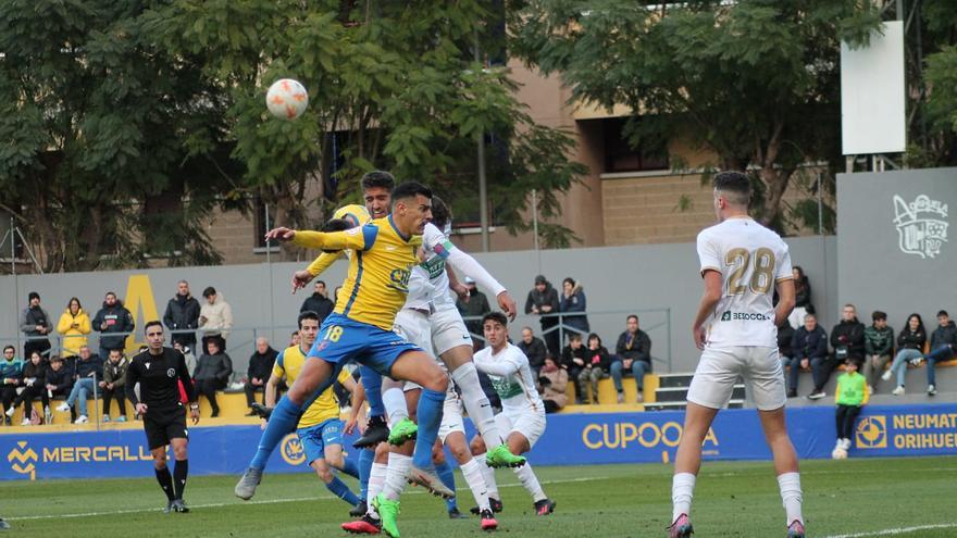 El Orihuela busca el ascenso en Silla y el filial del Elche puede ayudar