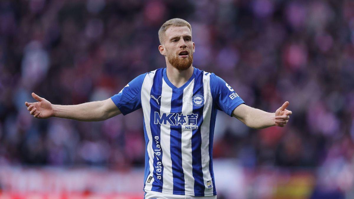 Carlos Vicente, con la camiseta del Alavés
