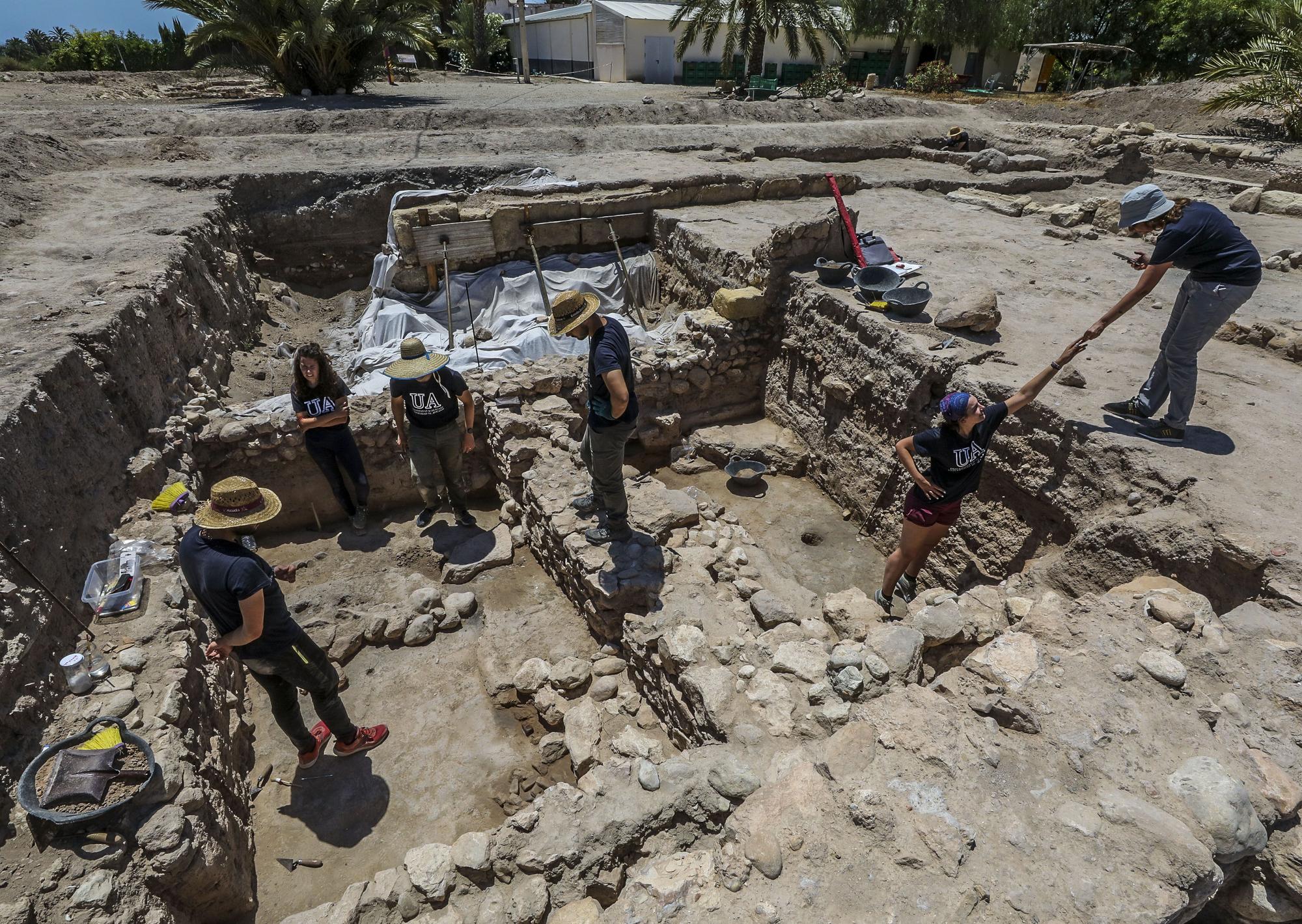 Primeras casas íberas halladas en las excavaciones en el yacimiento de La Alcudia en Elche