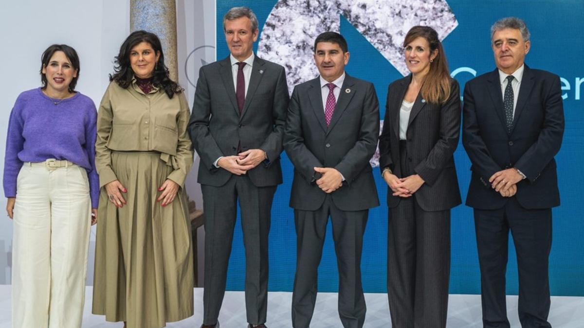 Alfonso Rueda presidió el acto de aniversario de la Cámara Mineira en Santiago