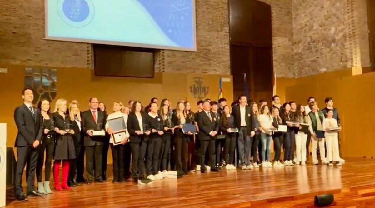 Foto de los premiados en la Gala Anual 2023 de la Federación de Golf de la Comunitat Valenciana.