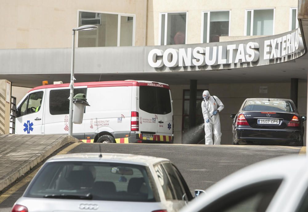 Trabajos de la UME en la Estacion de Renfe, Luceros y Hospital General de Alicante