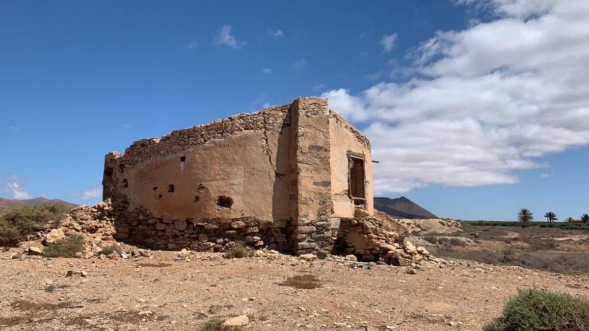 Uno de los elementos patrimoniales que se encuentra abandonado. | | EL EFEQUÉN