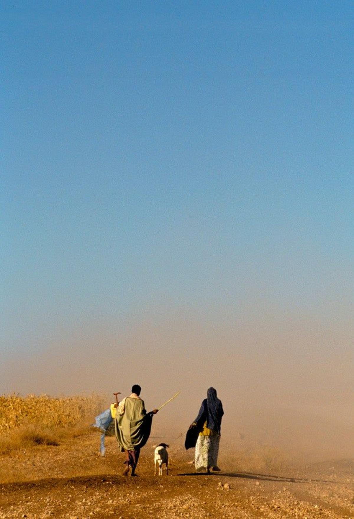 Tormenta de polvo cerca de Hargeisa. Aquí la tierra es baldía, una yerma meseta continua.