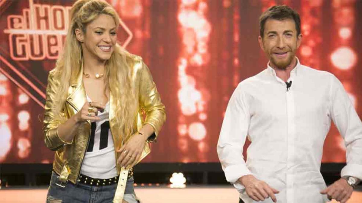Shakira y Motos bailan bachata