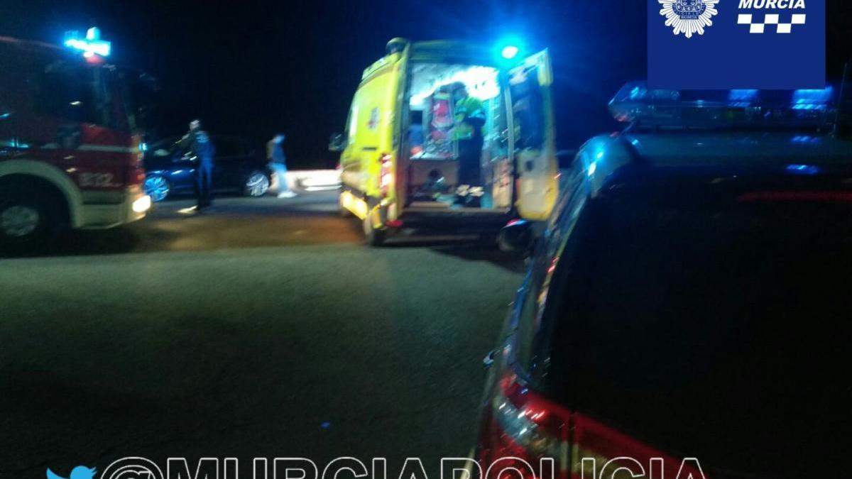 Una joven, grave tras caer desde 8 metros al ser golpeada por un coche en la Fuensanta