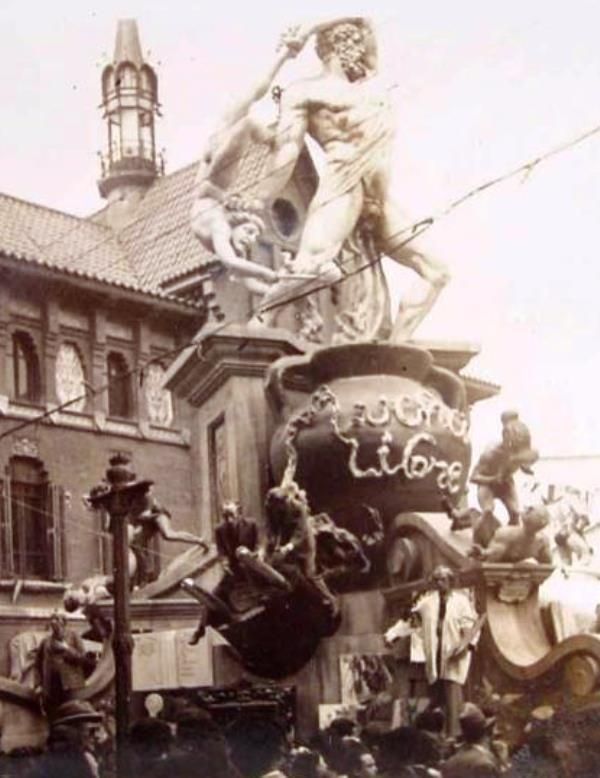 Fotografía antigua de la falla del Mercado Central de 1948