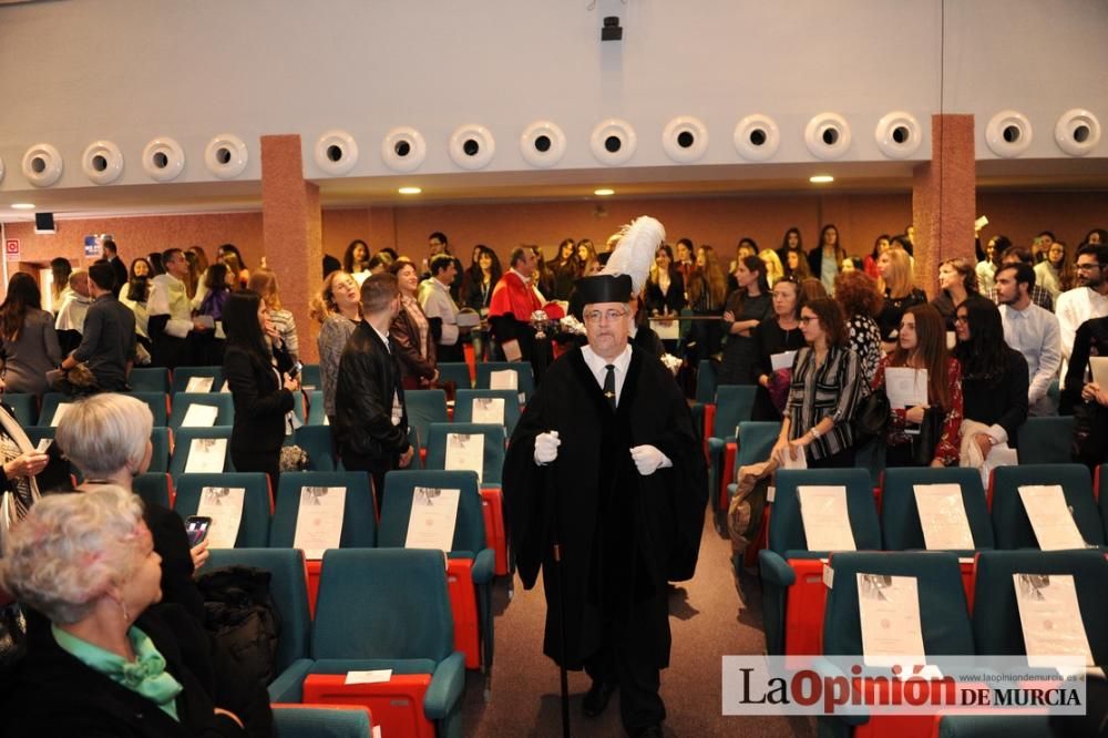 Rosamaría Alberdi, primera enfermera doctora honoris causa de España por la UMU