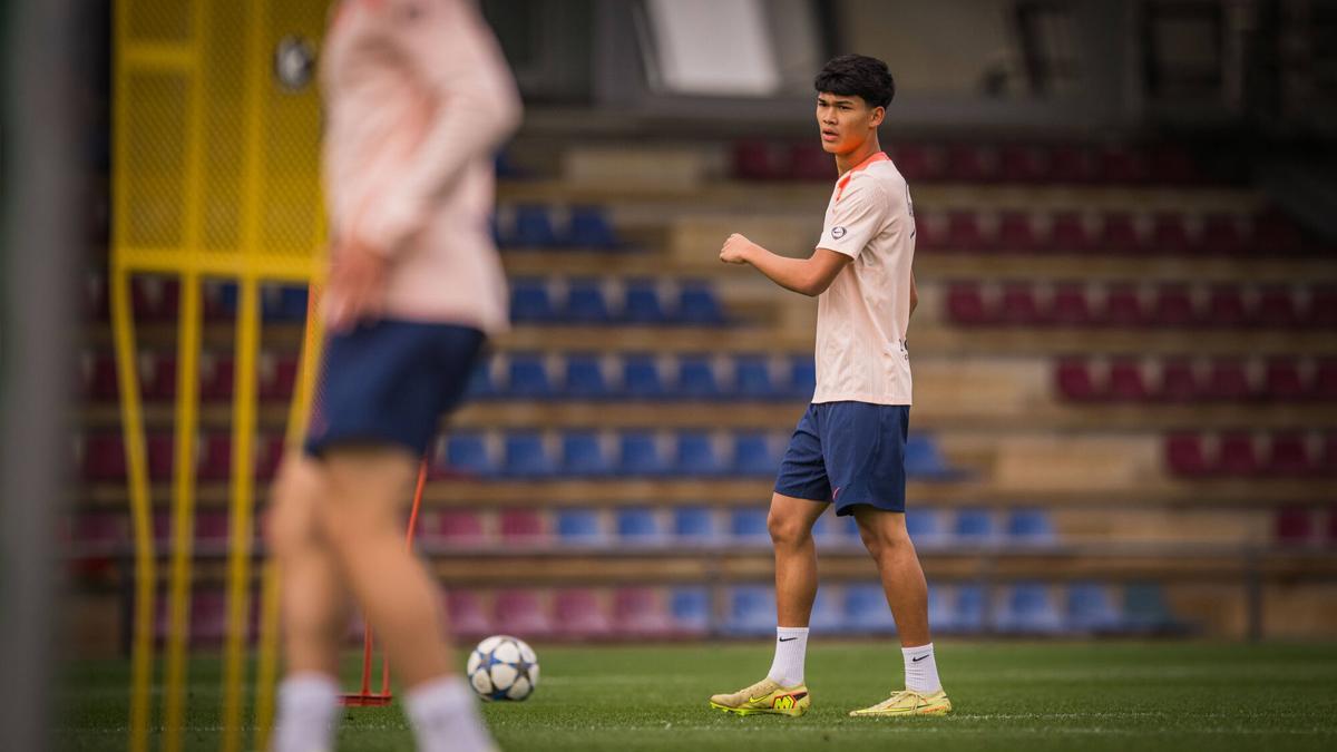 A Hansi Flick le preguntan por Dro y esta fue su respuesta...