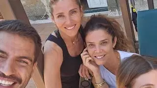 Elsa Pataky y Maxi Iglesias, juntos en Zamora y sorprendidos por una tuna