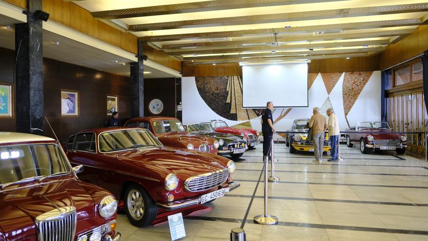 Exposición de vehículos clásicos y antiguos