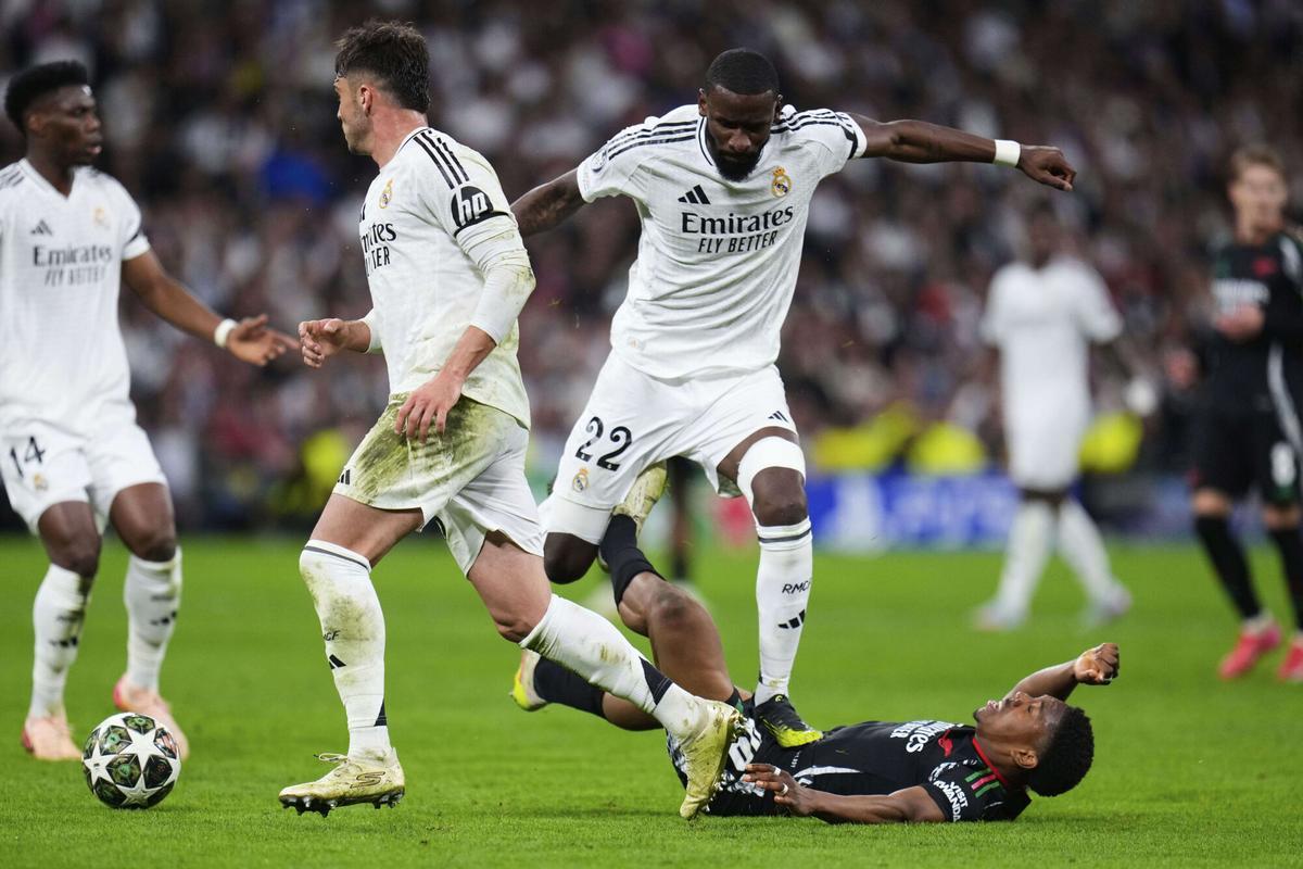 Rüdiger pisa a Lewis-Skelly