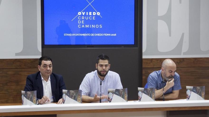 Por la izquierda, Arturo Cima, Rubén Rosón y Marcelino De la Fuente durante la presentación.